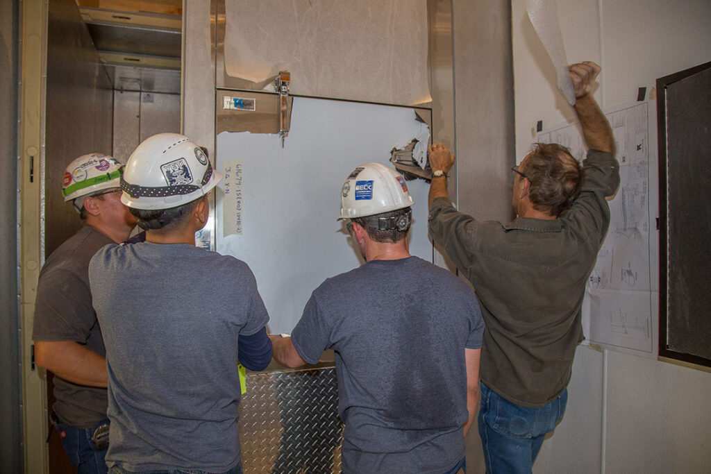 Setting the freezer door
